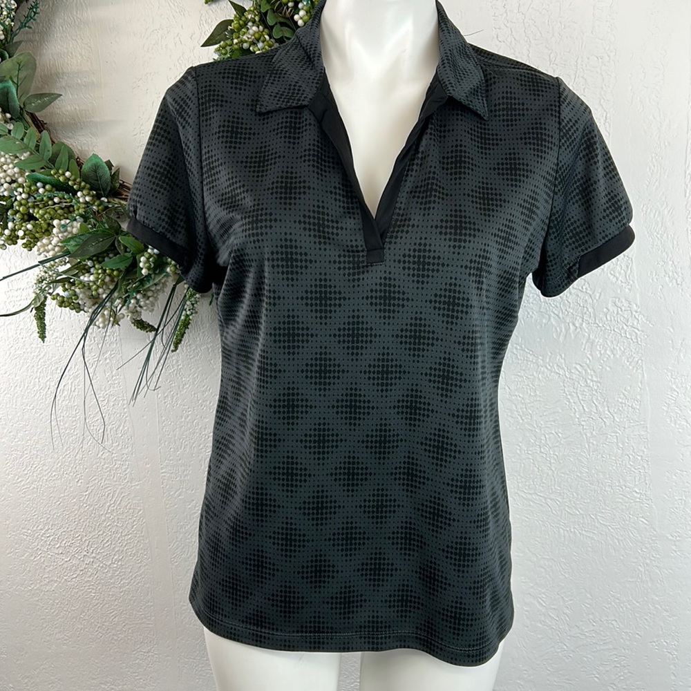EUC Izod Women's Short Sleeve Black Patterned Polo Tee